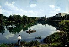 CPA Charleville Mezieres Ardennes La Meuse au Quai du Moulinet 