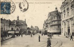CPA Troyes Rue de la Republique Place des Anciennes Boucheries 