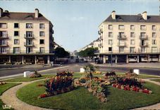 CPA Troyes Aube Rond Point et Avenie 