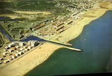 CPA St Pierre sur Mer Vue generale et le Port Narbonne Plage St Pierre 