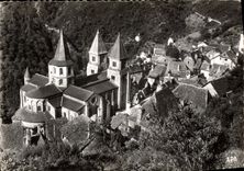 CPA Conques Aveyron Vue d'ensemble de l'Eglise 