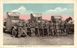 CPA Le Camp du Larzac Groupe d'auto mitrailleuse et leurs conducteurs 