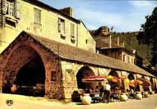 CPA Nant Aveyron Les Halles 