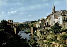 CPA L'Aveyron Pittoresque Camares Sur les rives du Dourdou le Pont gothique 