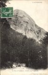 CPA L'Auvergne Le Roc d'Ouzieres Vallee du Falgoux 