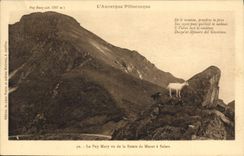 CPA L'Auvergne Pittoresque Le Puy Mary vu de la Route de Murat a Salers 