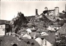 CPA Cantal Laroquebrou Les Vieilles Maisons et le Chateau a gauche la Vierge 