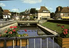 CPSM CHATILLON-sur-SEINE quartier et église