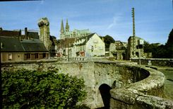 CPSM Chartres Les Ruines De la Porte Guillaume