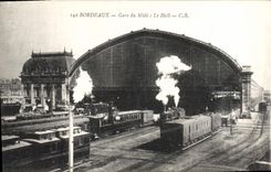 CPA Bordeaux Gare du Midi Le Hall locomotives à vapeur