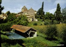 CPSM Rauzan L'Eglise Saint Pierre et le Lavoir