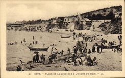 CPA Cette Plage De La Corniche A L'Heure Du Bain