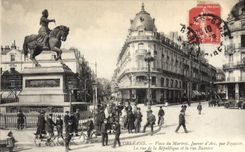 CPA Orleans Place Du Martroi Jeanne D'Arc Par Foyatier rue Bannier