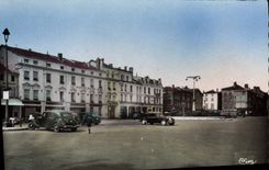 CPA Chalons Sur Marne Place De La Republique