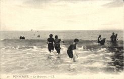 CPA Dunkerque Les Baigneurs