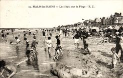 CPA Malo Les Bains Les Ebats Sur La Plage