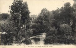CPA Avesnes Sur Helpe L'Helpe Au Pont Des Dames
