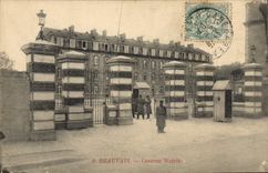 CPA Beauvais Caserne Watrin
