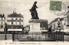 CPA Beauvais La Statue De Jeanne Hachette
