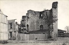 CPA Compiegne La tour Jeanne d'Arc