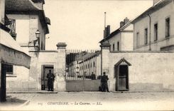 CPA Compiegne La Caserne