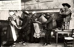 CPA D'Auvergne La Bourreio Aubergno bourrée folklore