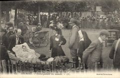 CPA Lourdes Embarquement Des Malades