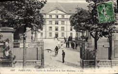 CPA Paris Caserne Du Boulevard De La Tour Maubourg