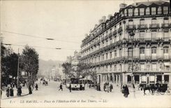 CPA Le Havre Place De I'Hotel De Ville Et Rue Thiers