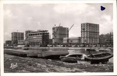 CPA Le Havre Le Bassin Du Commerce nouveaux immeubles
