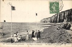 CPA Saint Valery En Caux La Plage Et Les Falaises