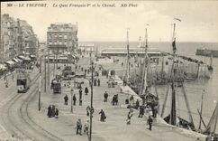 CPA Le Treport Le Quai Francois 1er Et Le Chenal
