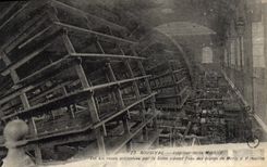 CPA Bougival intérieur de la machine