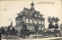 CPA Maisons Laffitte L'Hotel De Ville