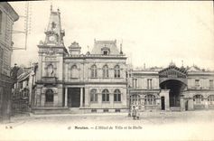CPA Meulan L'Hotel De Ville Et La Halle