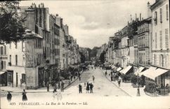 CPA Versailles La Rue De La Paroisse