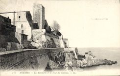 CPA Antibes Les Remparts Et La Tour Du Château