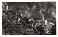 CPA Luceram le Vieux Chateau Et I'Eglise