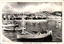 CPSM Menton Le Port La Vieille Ville