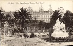 CPA Nice Hotel Regina Palace Et Monument Reine Victoria