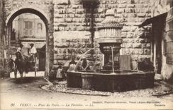 CPA VENCE place du Peyra fontaine