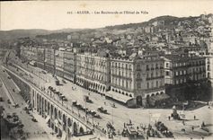 CPA ALGER les boulevards et l'hôtel de ville