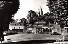 CPA Tonnerre Place De La Republique Et I'Eglise Saint Pierre