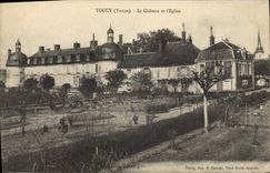 CPA Toucy Le Chateau Et I'Eglise