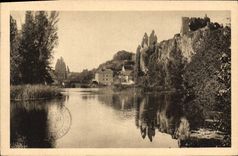 CPA Angles Sur L'Anglin Bords De I'Anglin Et Le Château