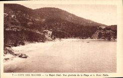 CPA Le Rayol Vue Generale De la Plage Et Le Mont Parin
