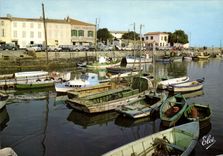 CPSM Ile De Re La Flotte En Re Un Coin Du Port