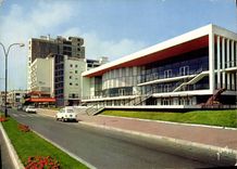 CPSM Royan Le Palais Des Congres Et I'Avenue De Pontaillac