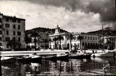 CPA Ajaccio Un Coin Du Port Et I'Hotel De Ville
