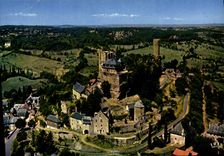CPSM Turenne Vue Generale Dominee Par Les Ruines Du Chateau